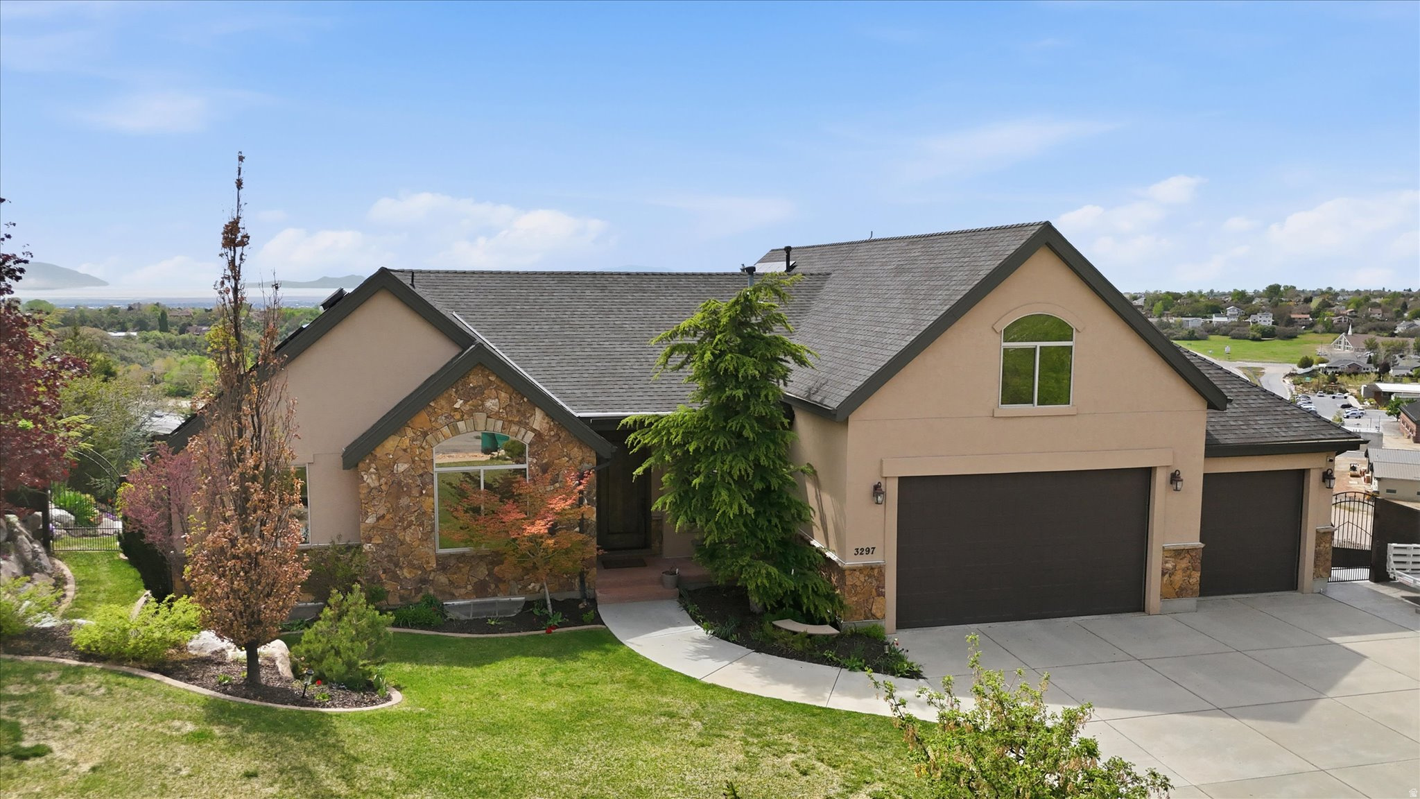 LAYTON RIDGES SUB - Residential