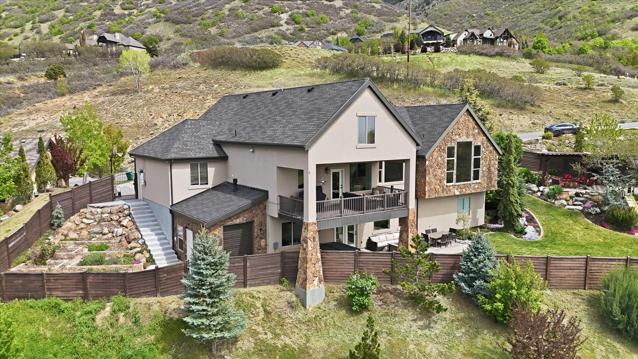 LAYTON RIDGES SUB - Residential