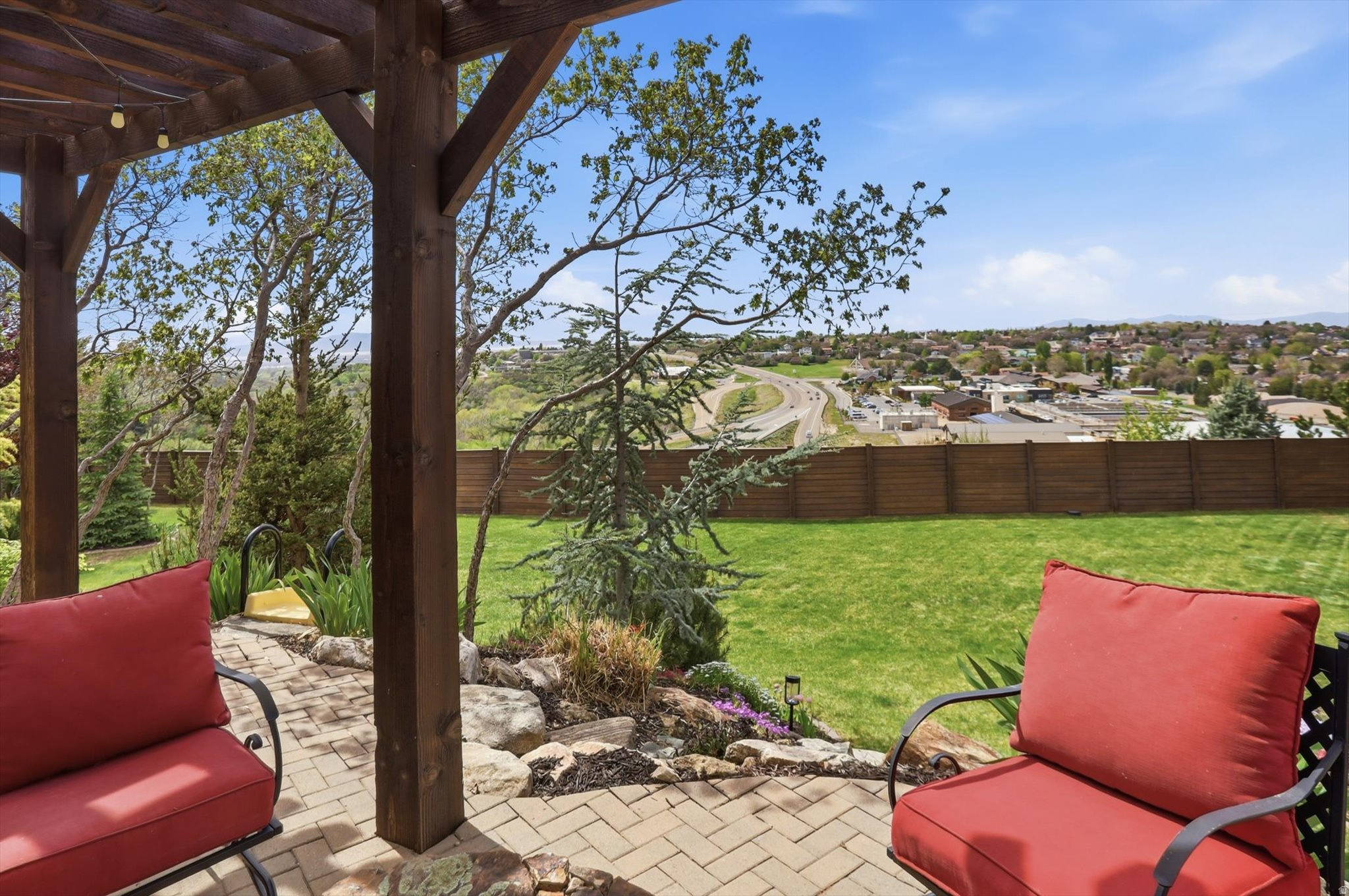 LAYTON RIDGES SUB - Residential