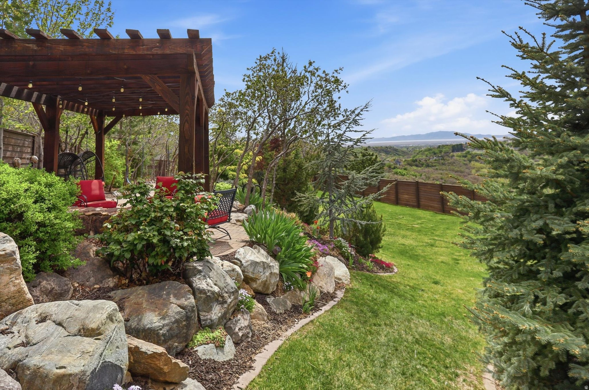 LAYTON RIDGES SUB - Residential