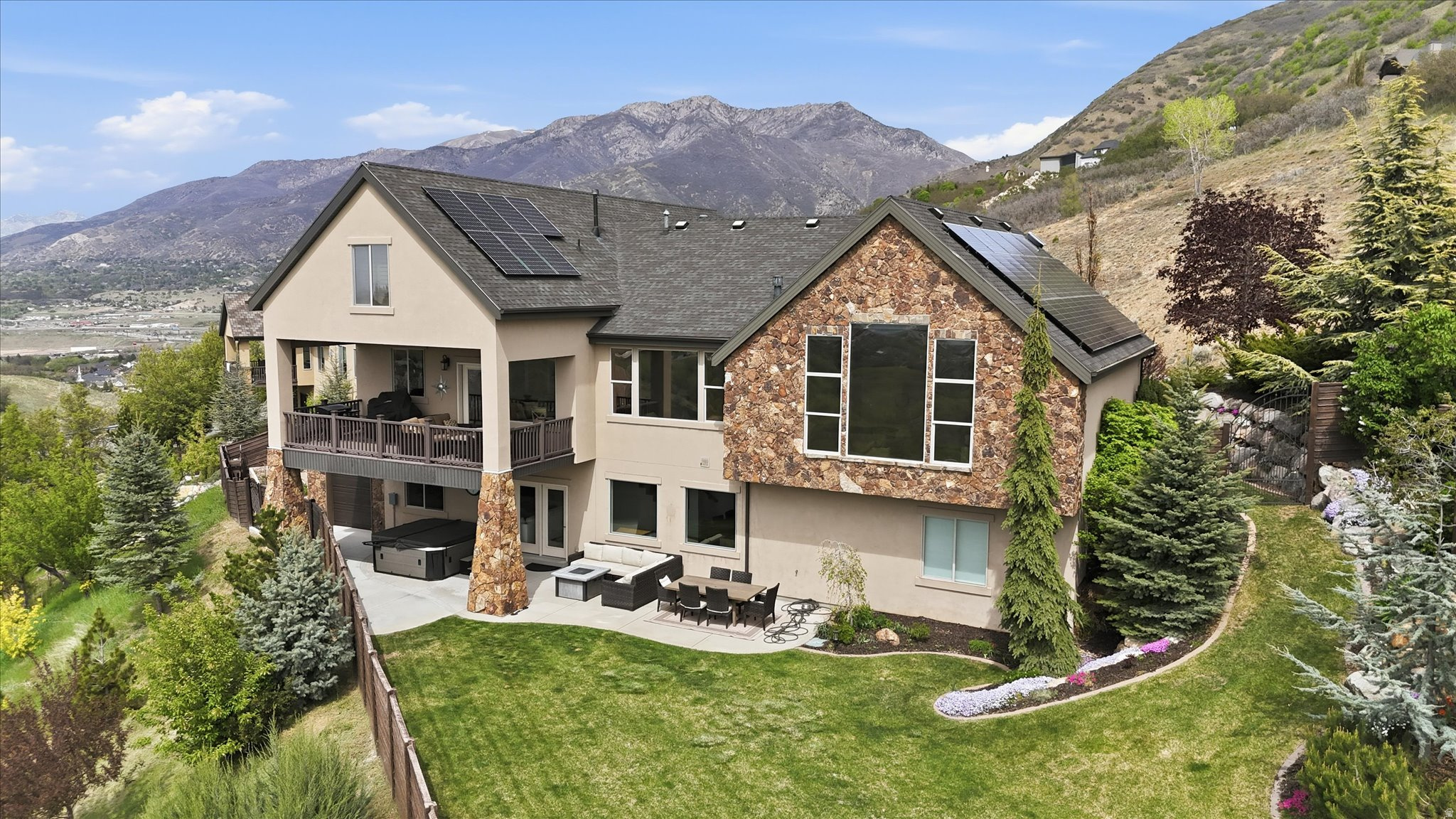 LAYTON RIDGES SUB - Residential