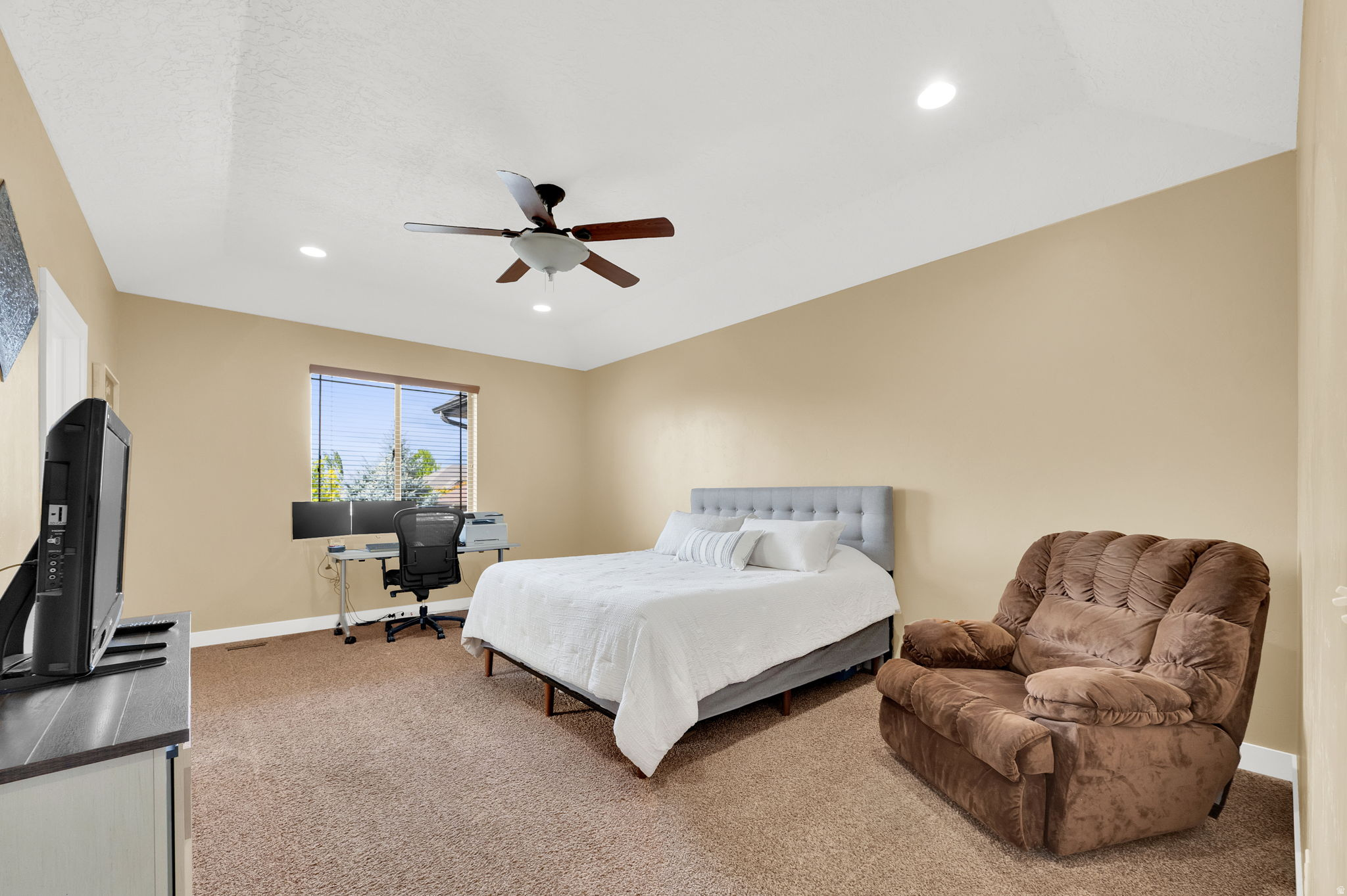 MOUNT LOAFER VIEW - Residential