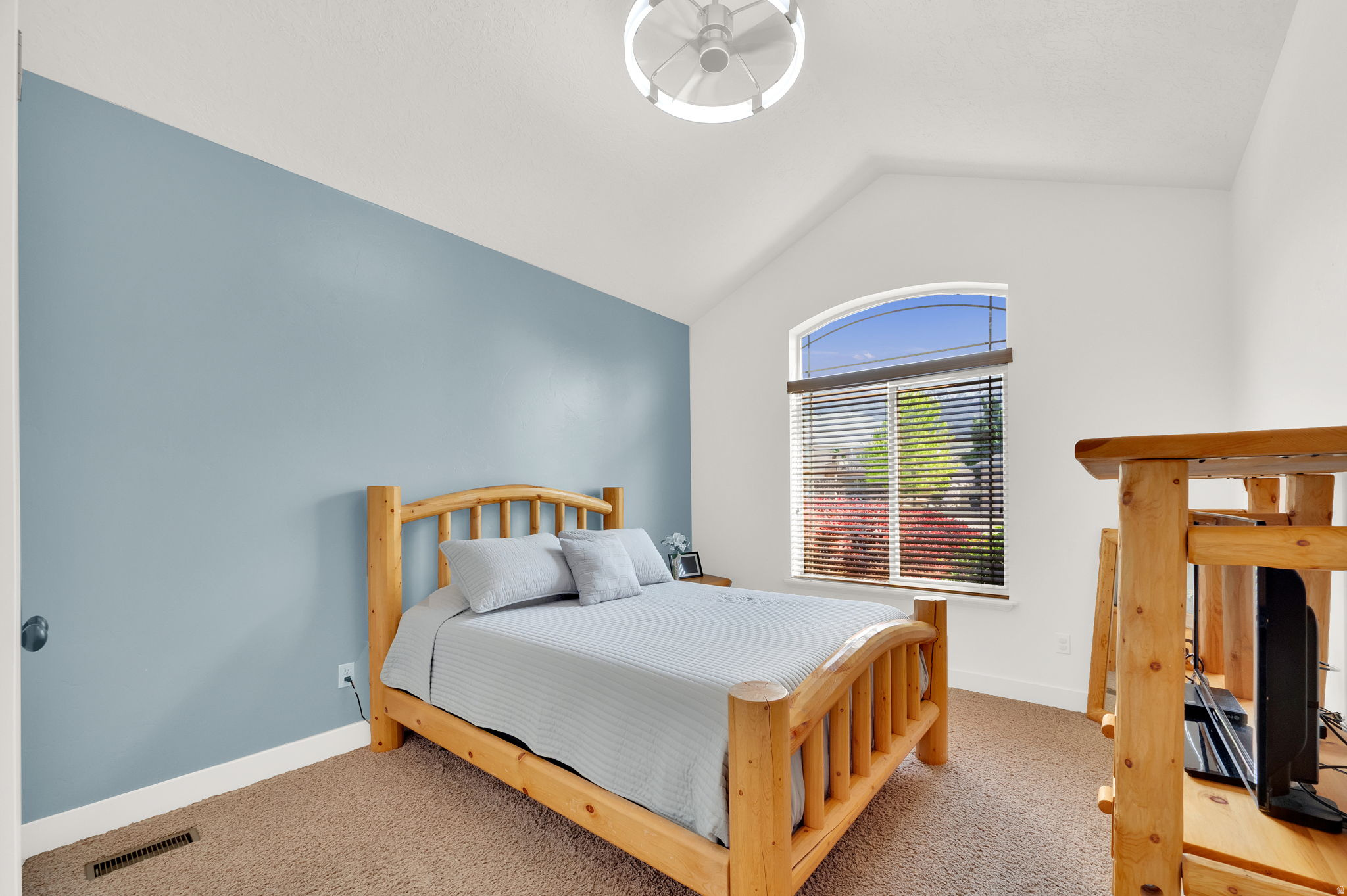 MOUNT LOAFER VIEW - Residential