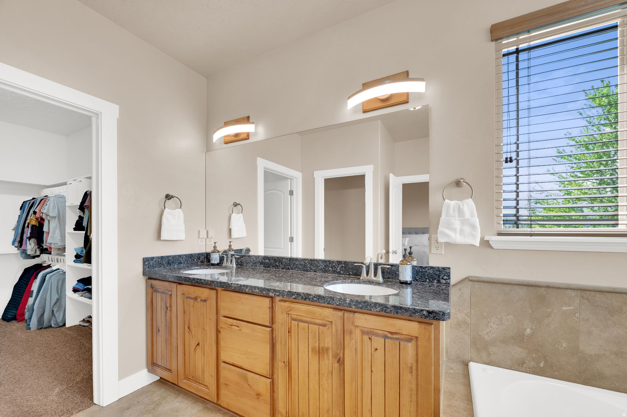 MOUNT LOAFER VIEW - Residential
