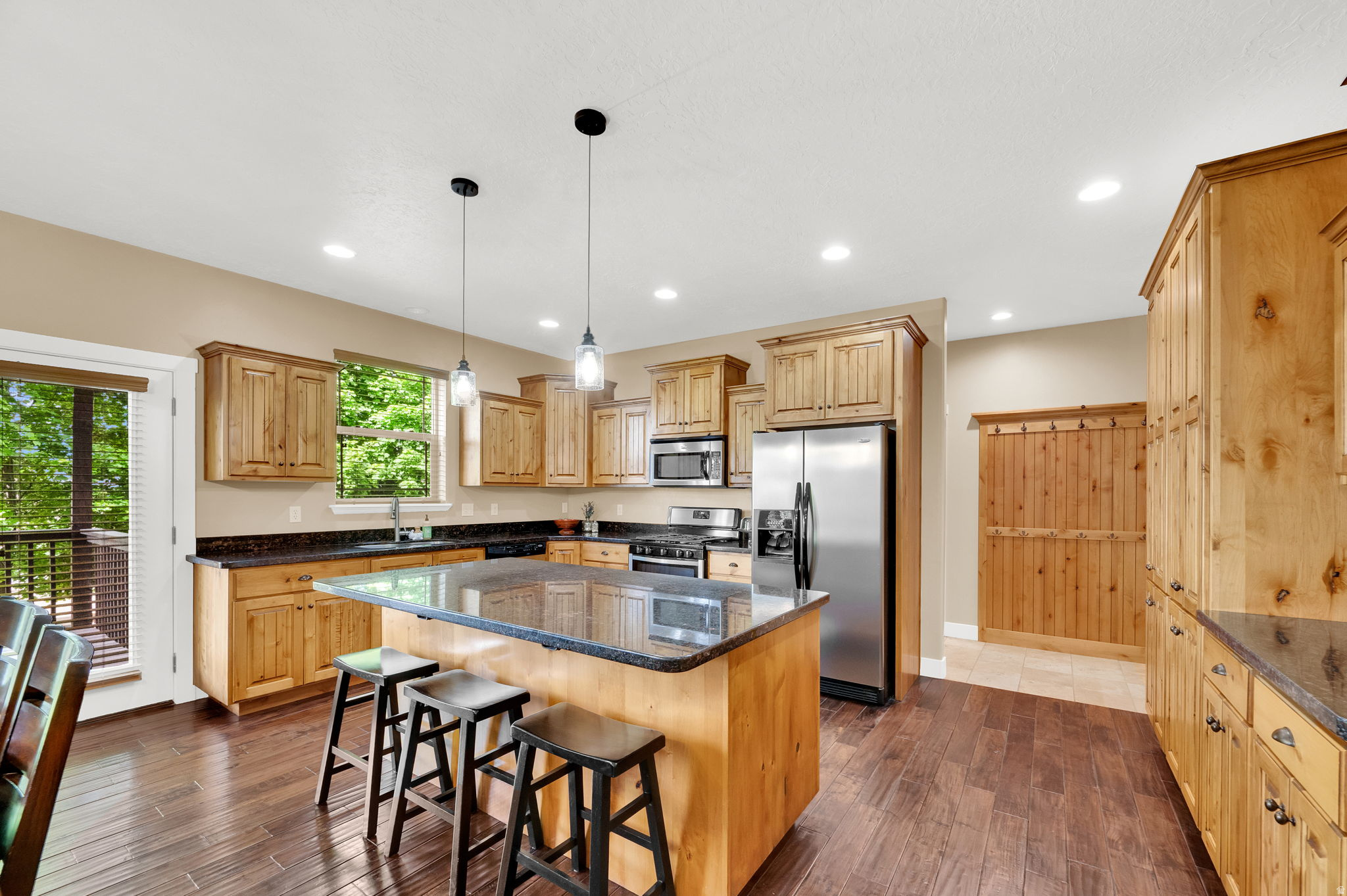 MOUNT LOAFER VIEW - Residential