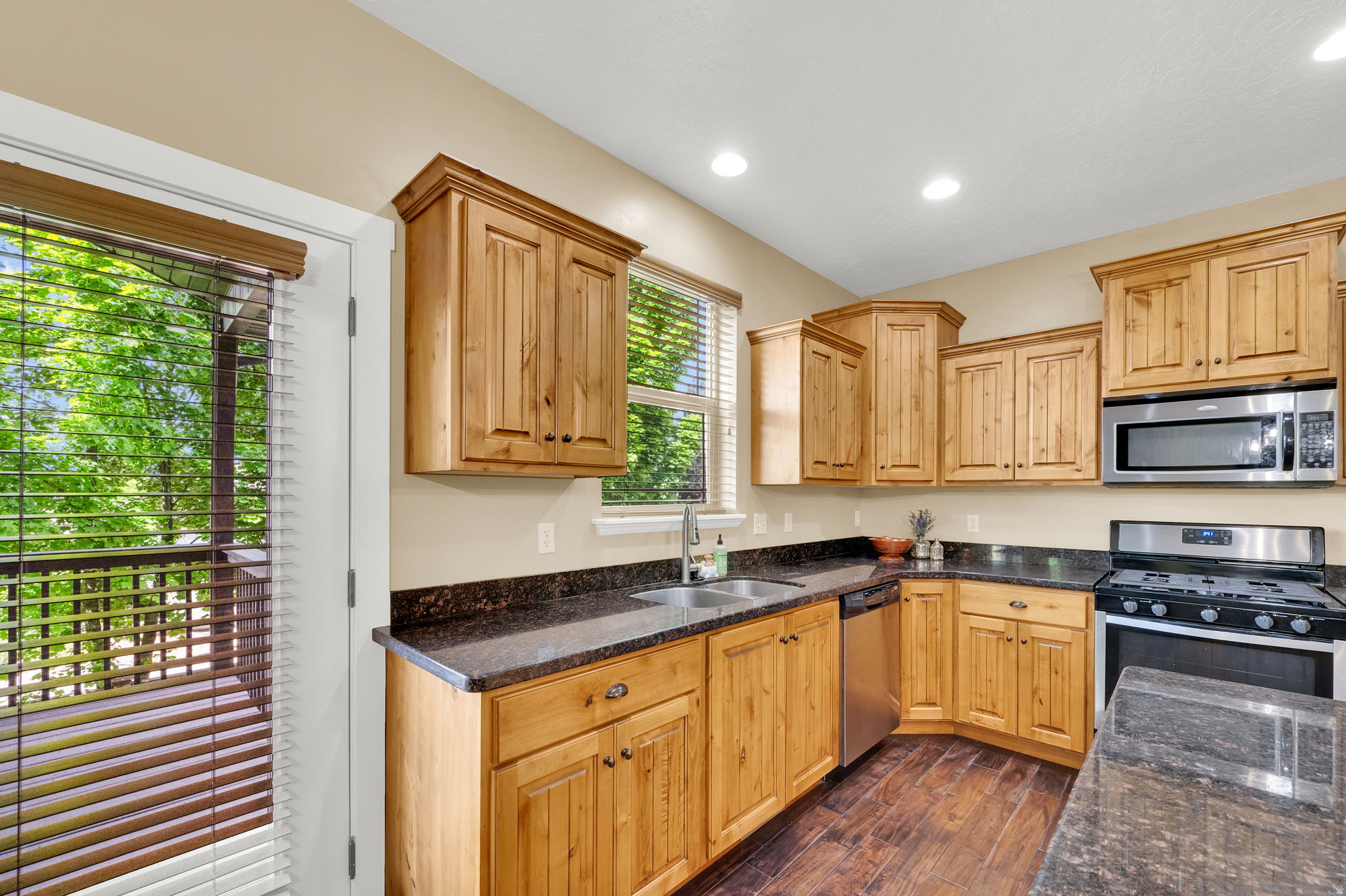 MOUNT LOAFER VIEW - Residential