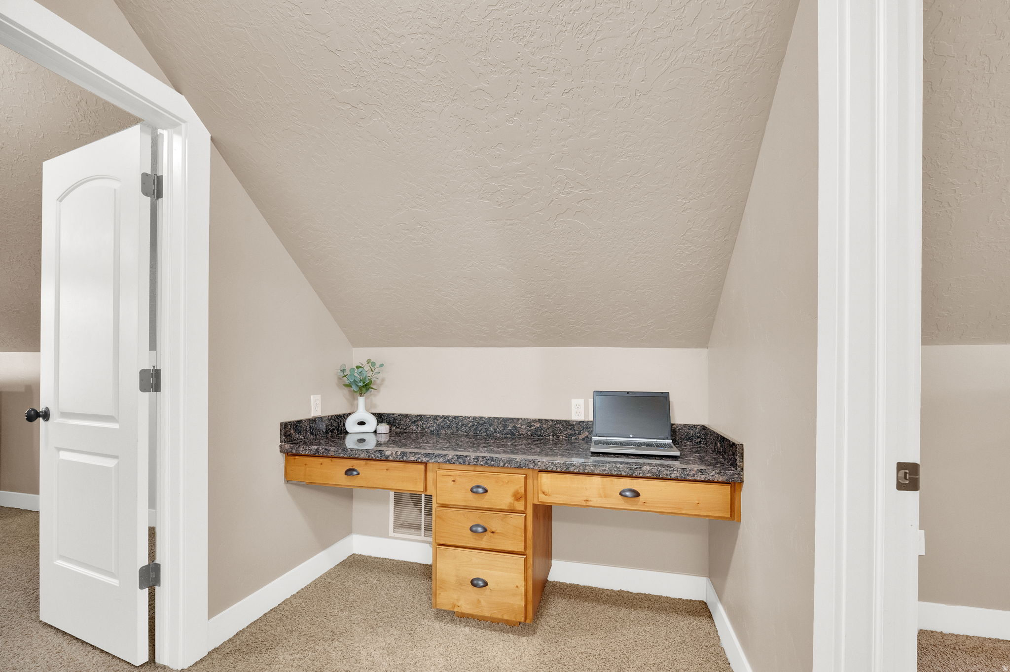 MOUNT LOAFER VIEW - Residential