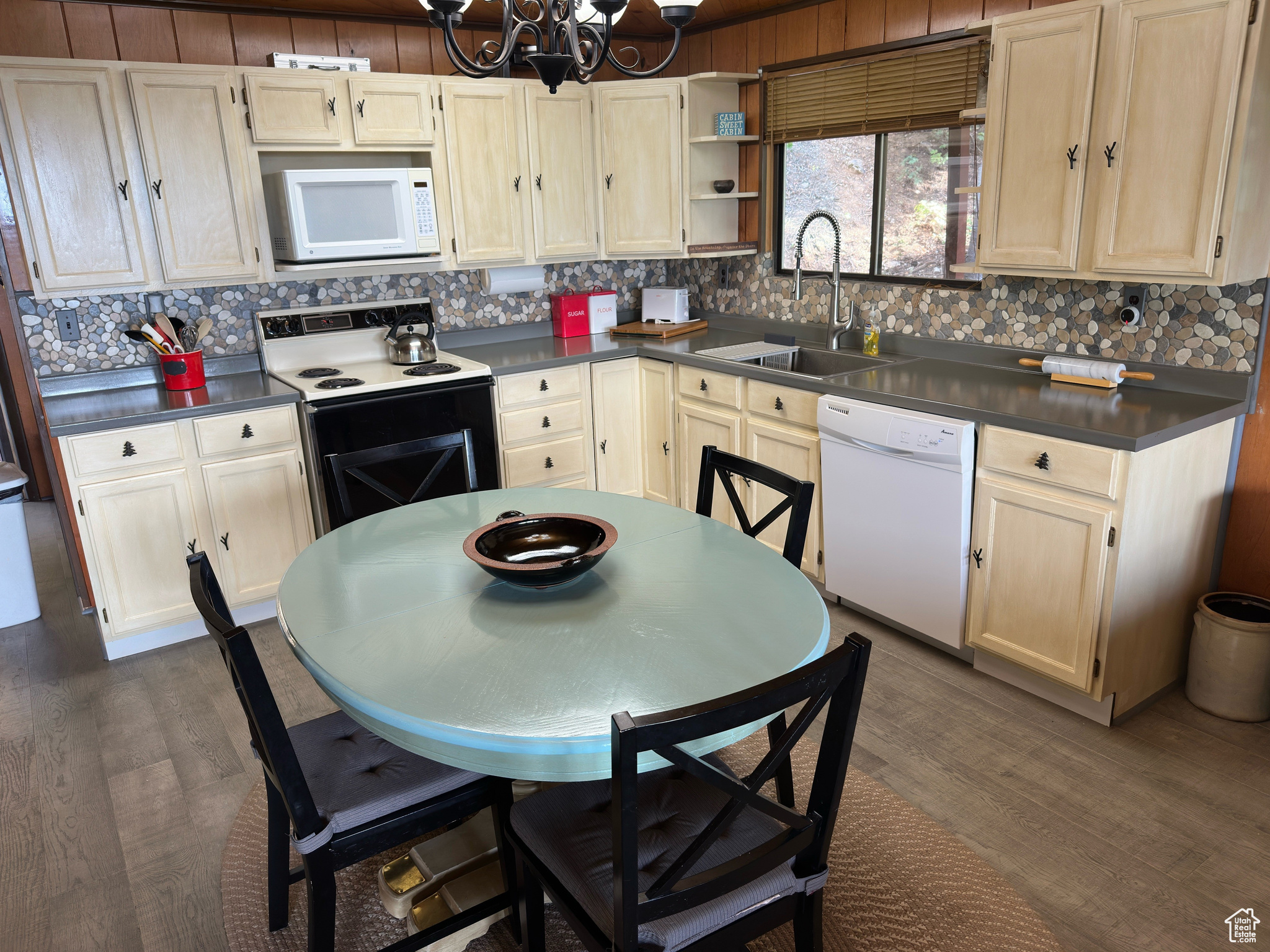 PINE CREEK RANCH - Land