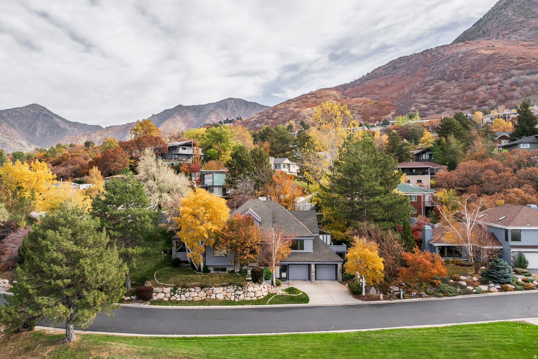 COVE MT OLYMPUS - Residential