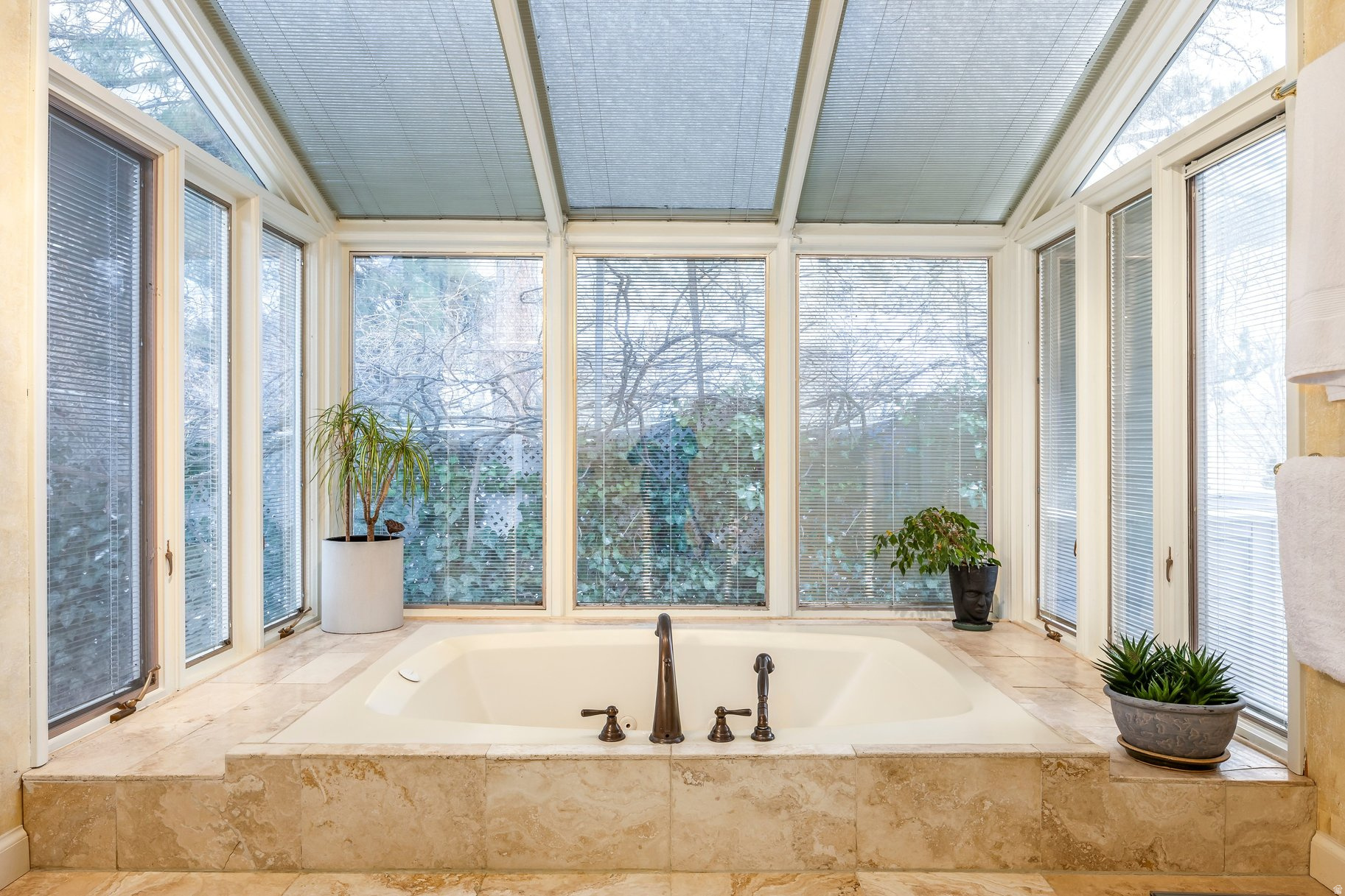 COVE MT OLYMPUS - Residential