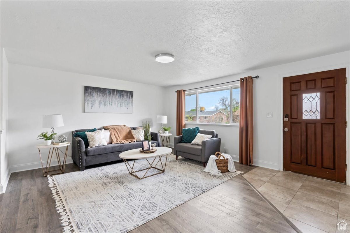 9958 S Tulip Dr, Sandy, Utah image 3