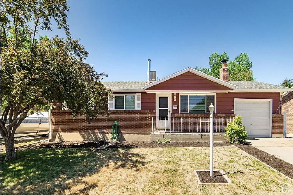 9958 S Tulip Dr, Sandy, Utah image 2