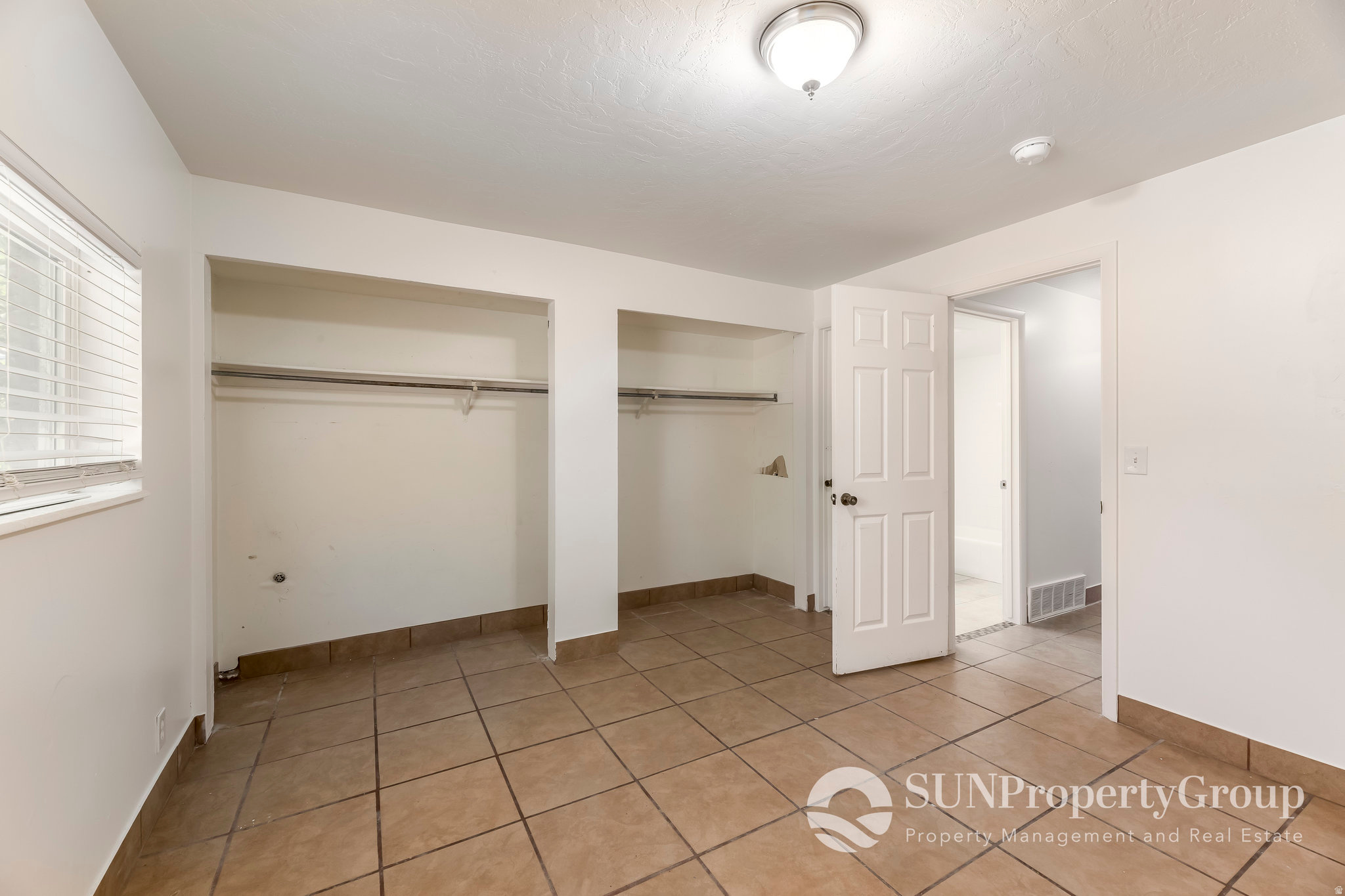 HUNTER VILLAGE - Residential Income