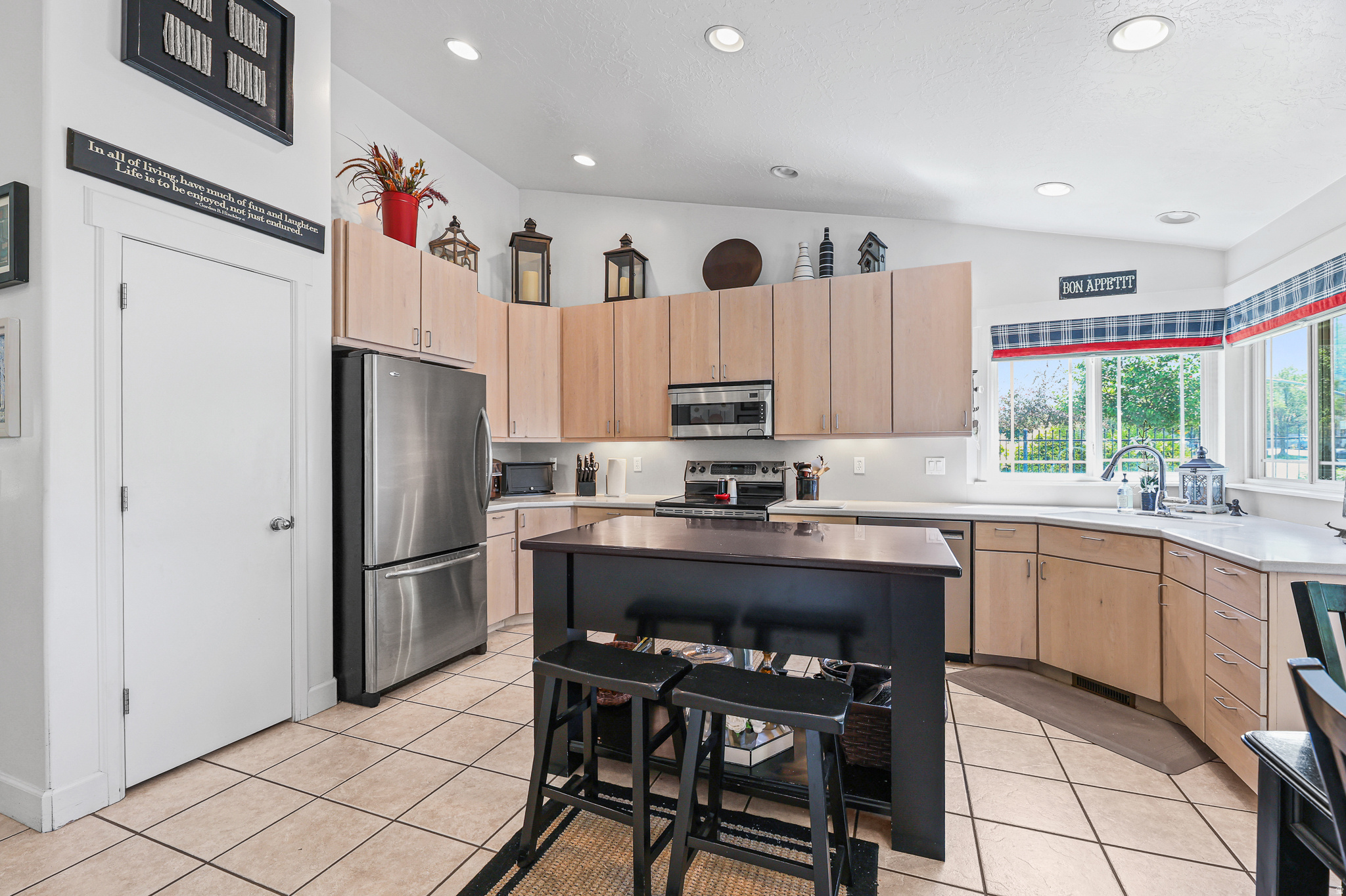CENTERVILLE COMMONS - Residential