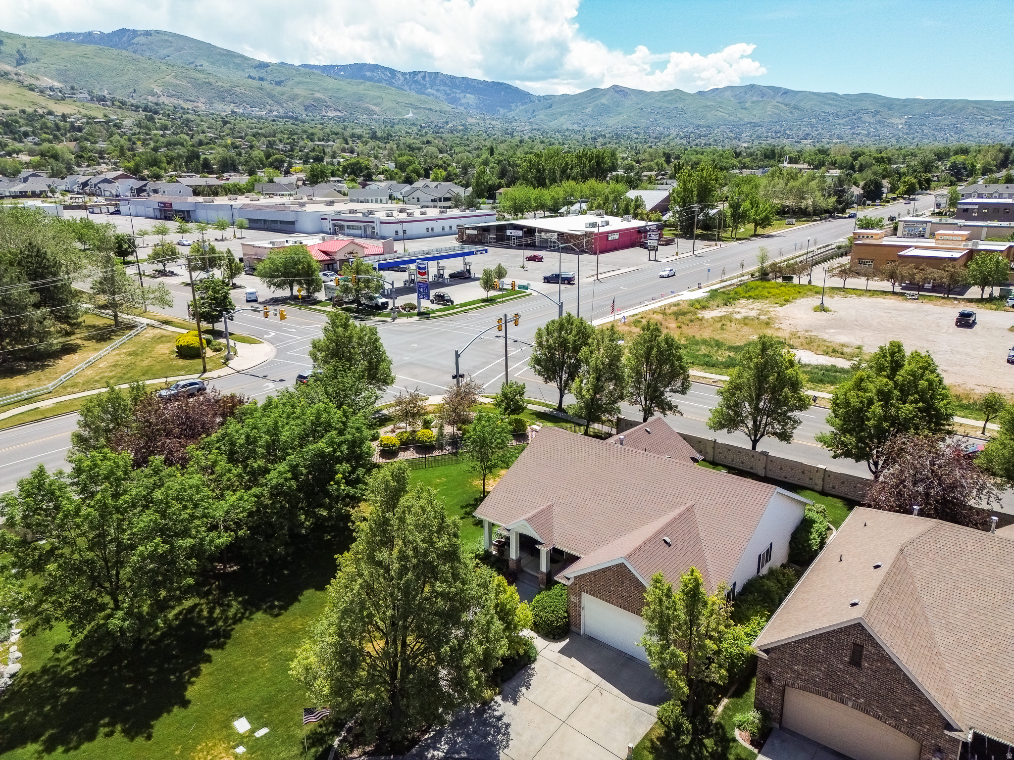 CENTERVILLE COMMONS - Residential