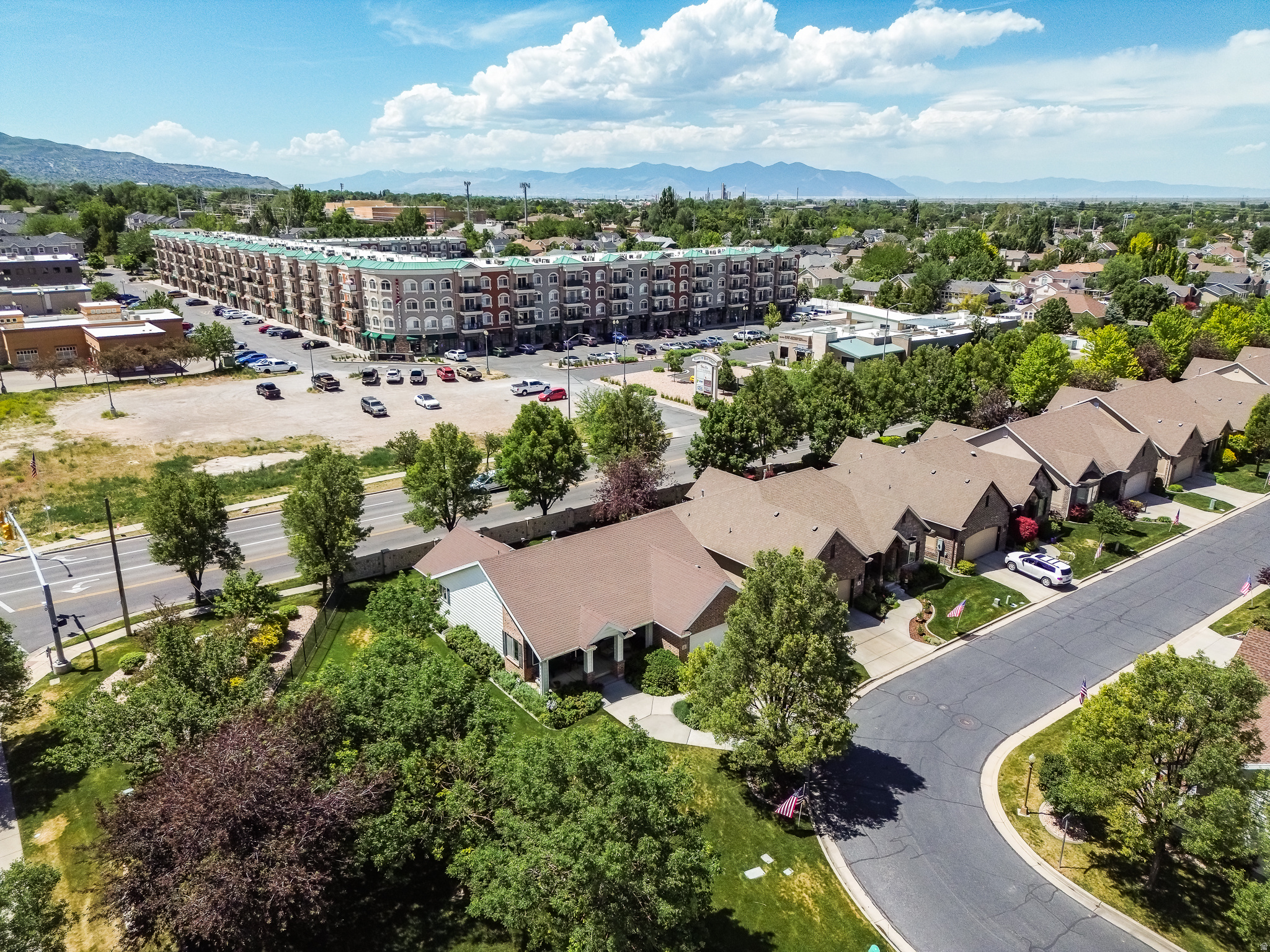 CENTERVILLE COMMONS - Residential