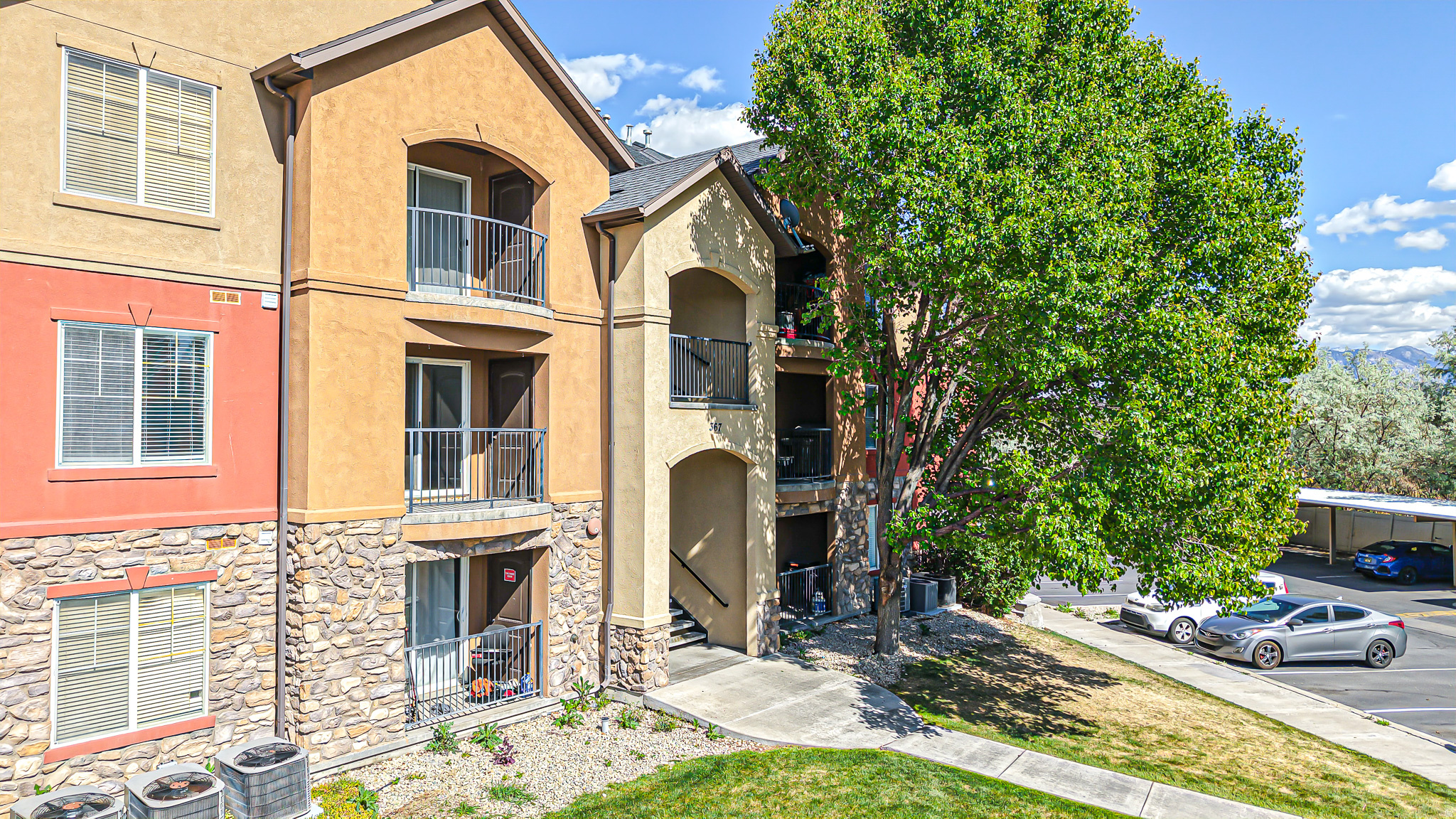 MAPLEWOOD - Residential