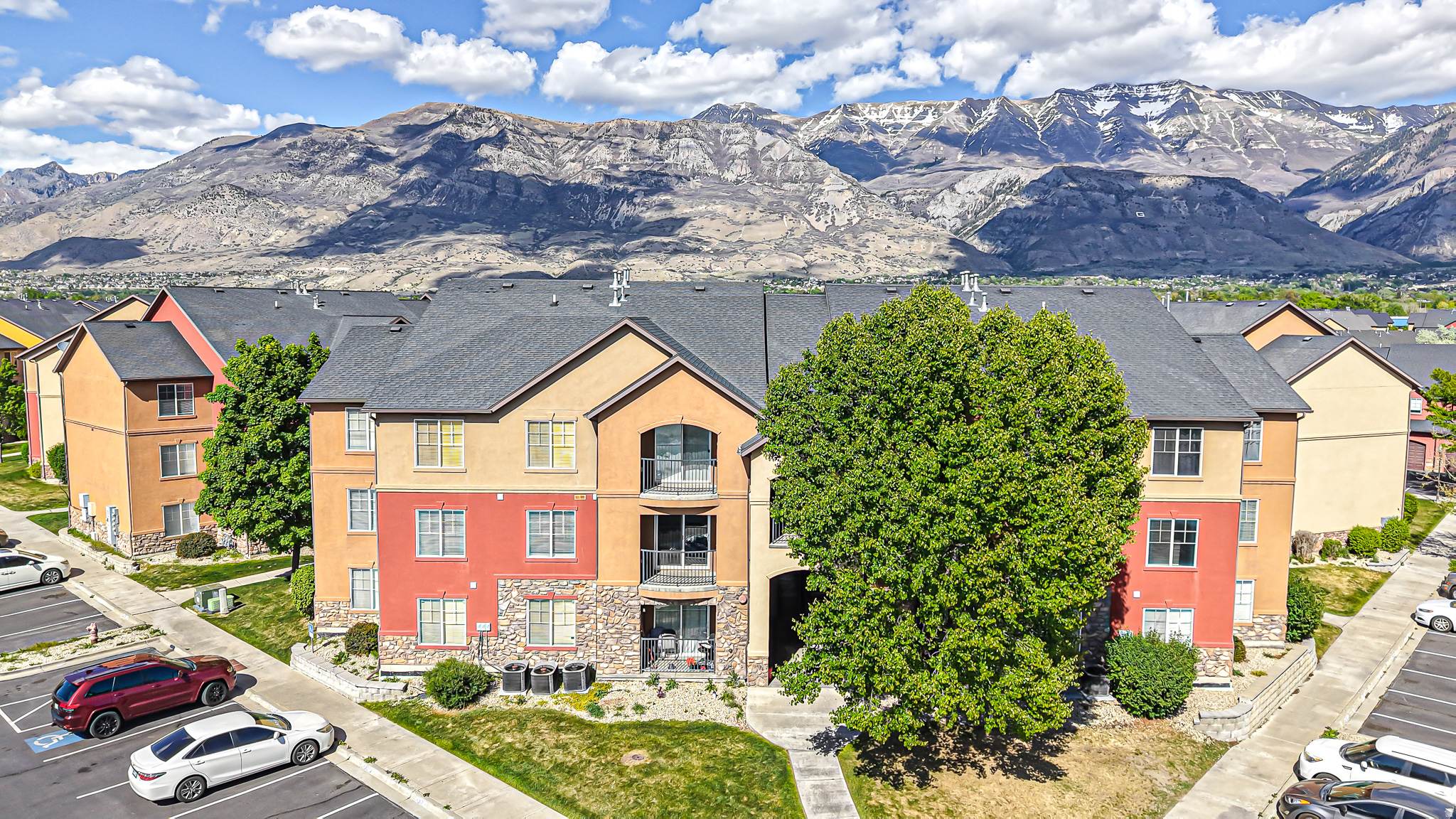 MAPLEWOOD - Residential