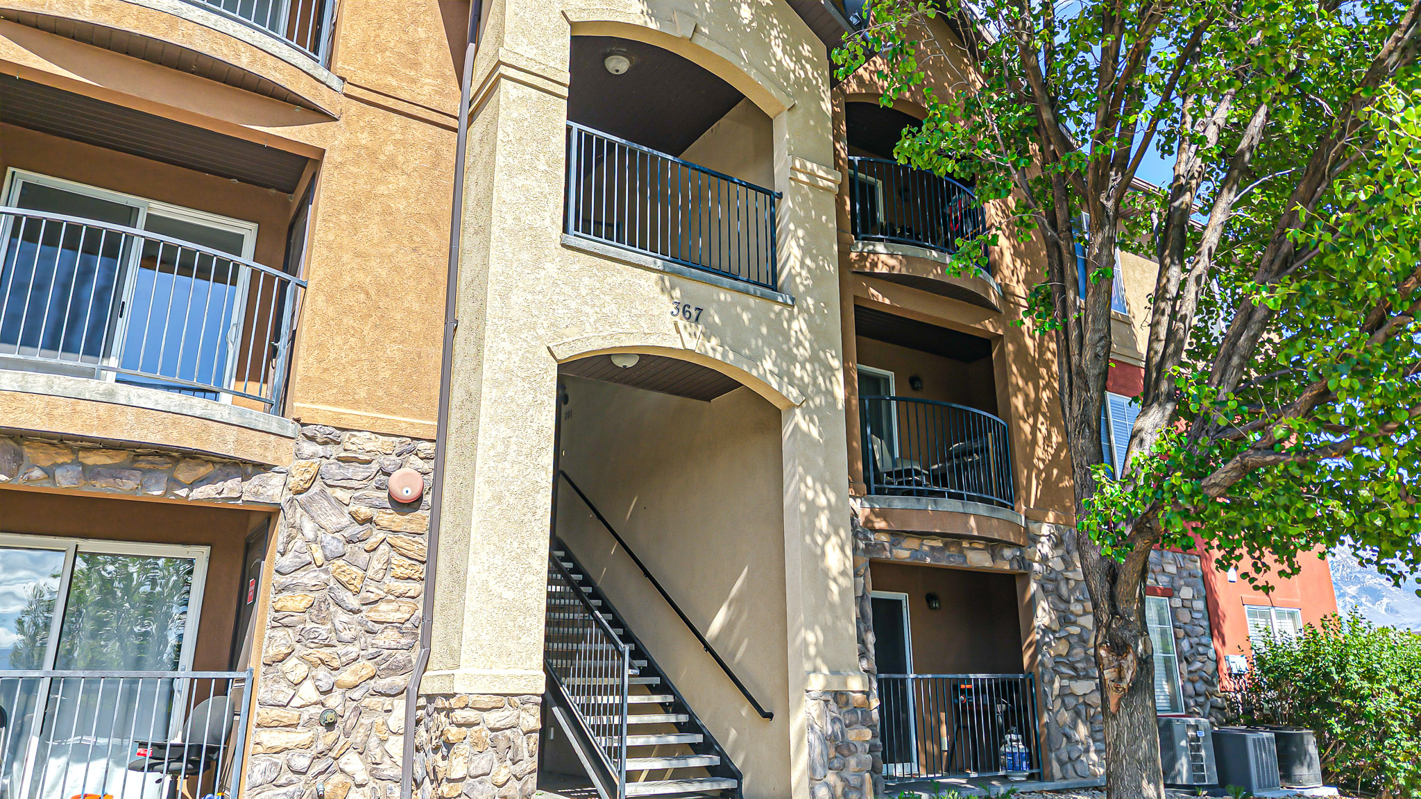 MAPLEWOOD - Residential