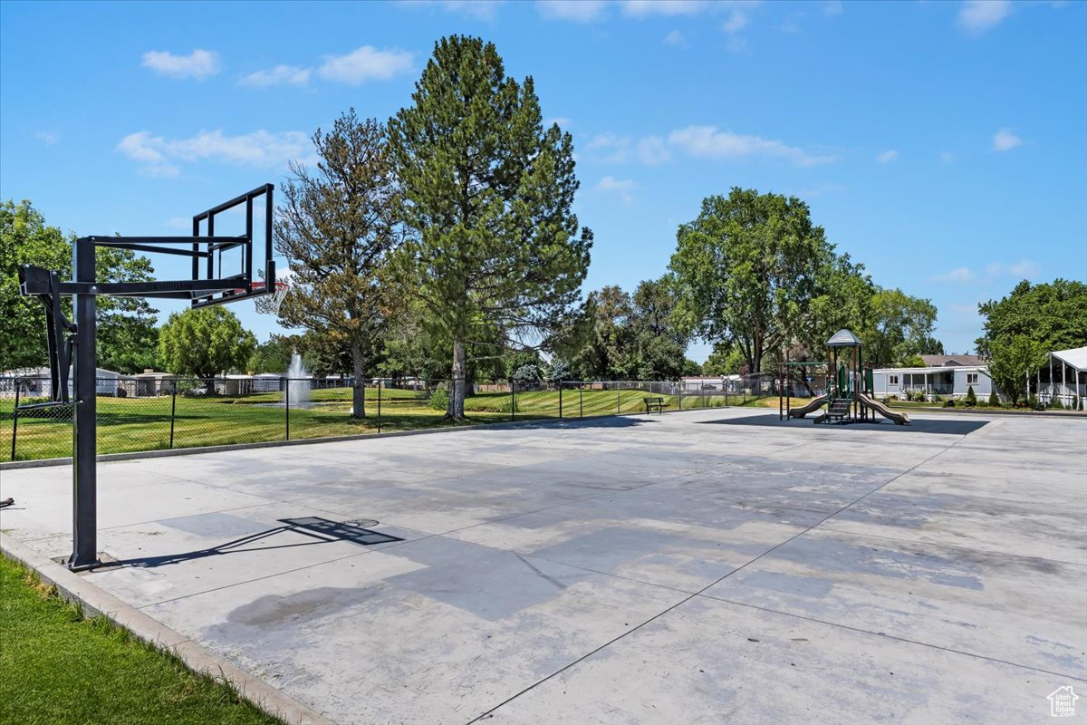 MAJESTIC OAKS - Residential