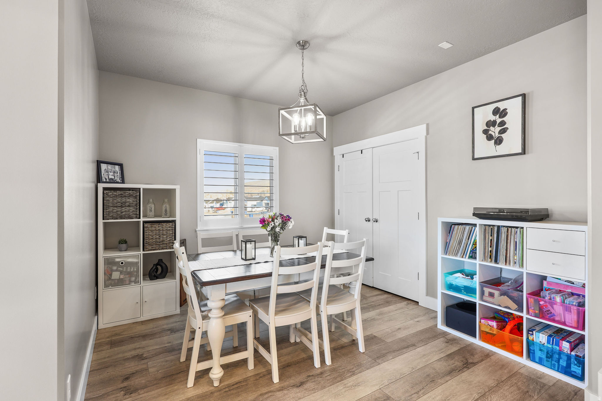 MOUNTAIN VISTA - Residential