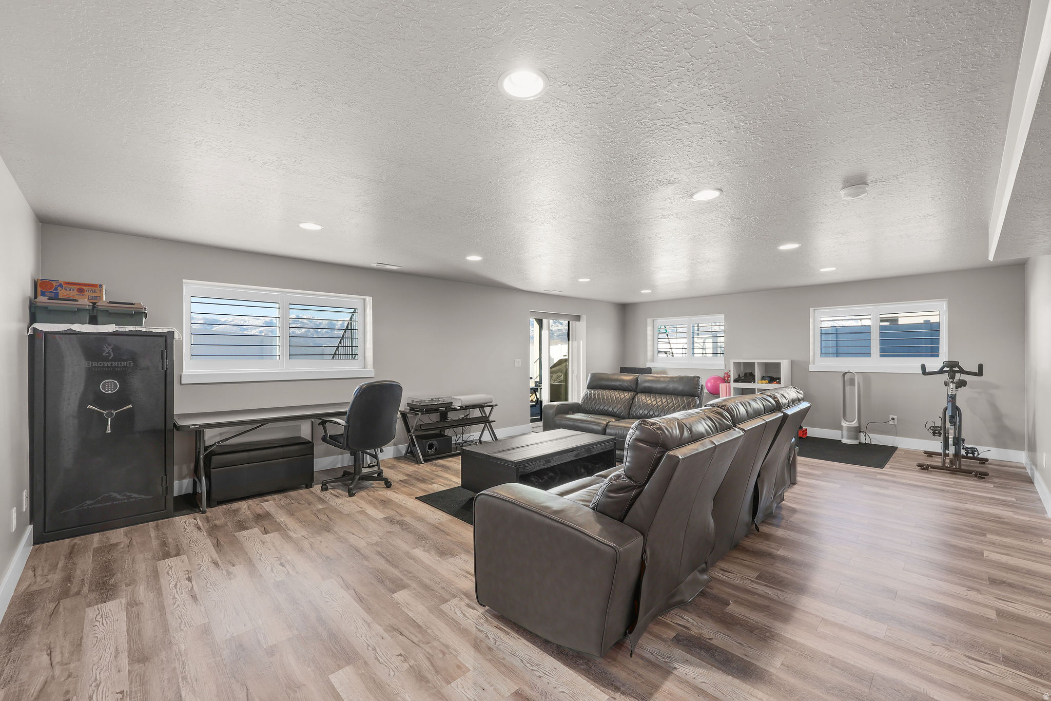 MOUNTAIN VISTA - Residential