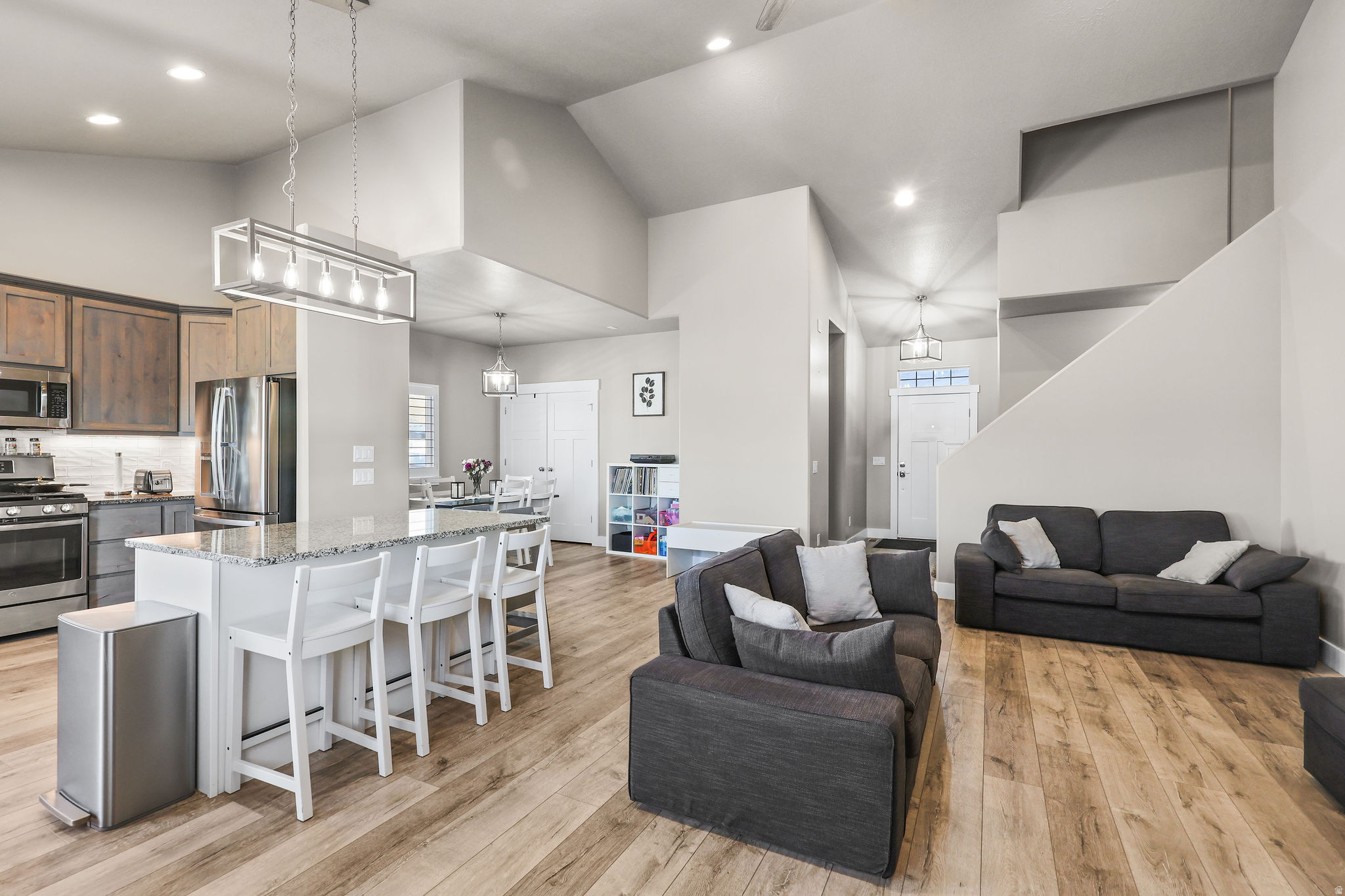 MOUNTAIN VISTA - Residential