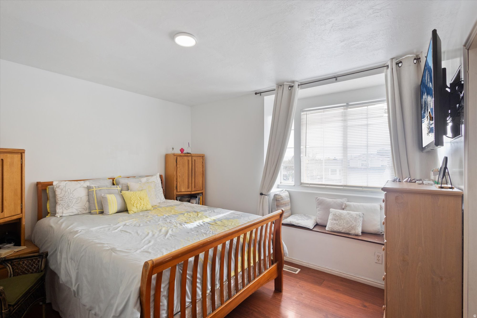 IMPRESSIONS - Residential