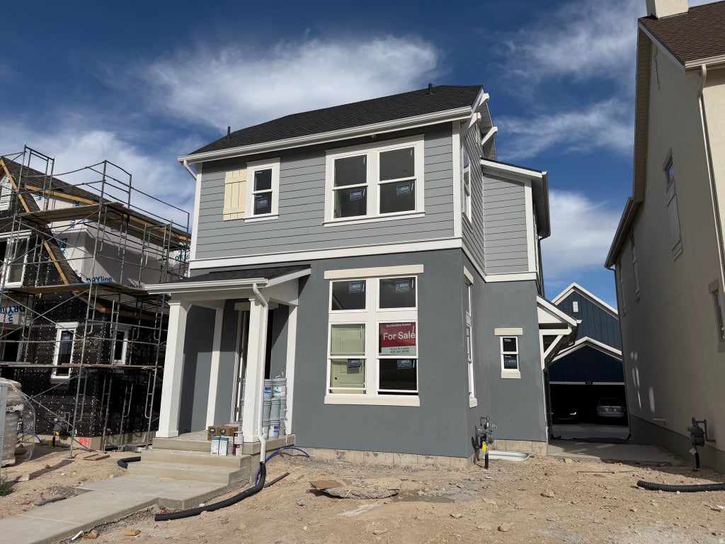 Photo of 11181 S HAZEL GREEN DR #442, South Jordan, UT 84009 (MLS # 2185427)