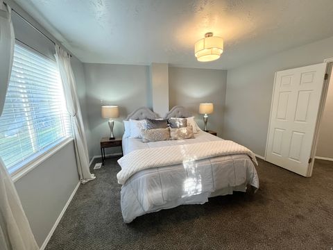 Tiny photo for 1317 E KNOLLWOOD DR, Sandy, UT 84092 (MLS # 2155804)