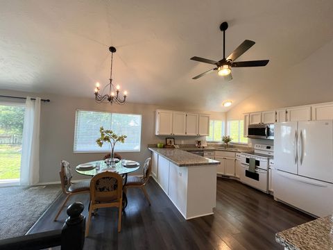 Tiny photo for 1317 E KNOLLWOOD DR, Sandy, UT 84092 (MLS # 2155804)