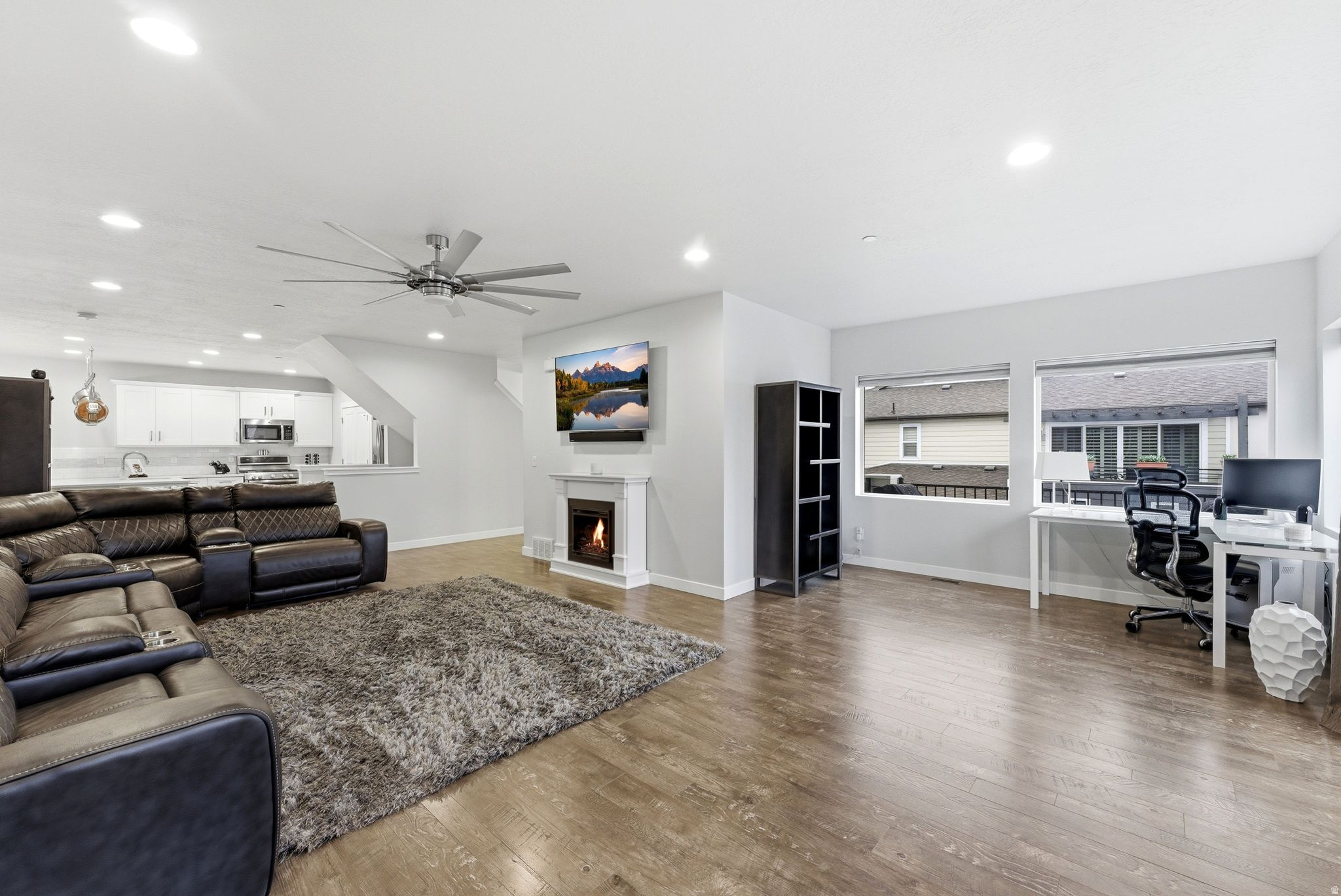 AVENUES  AT THE STATION - Residential