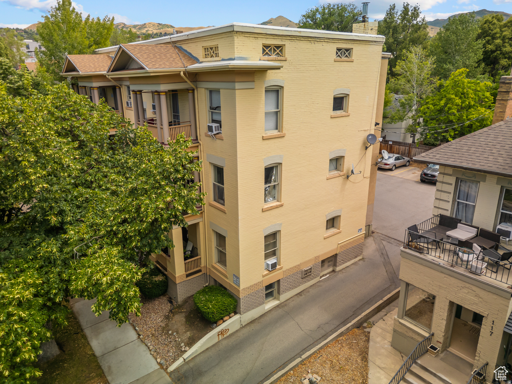 CORNELL CONDOMINIUM - Residential