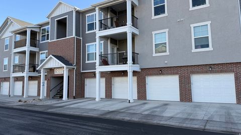Photo of 2178 W MAIN ST #101, Lehi, UT 84043 (MLS # 2134070)
