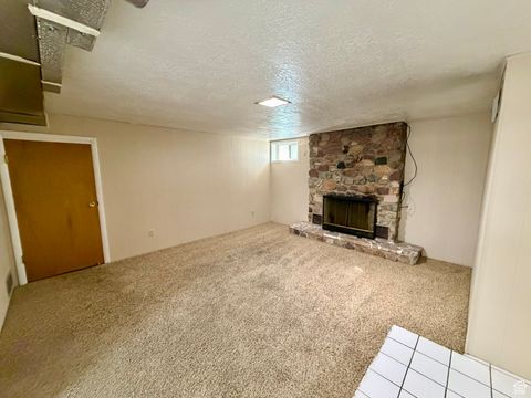 Tiny photo for 343 E 200 S, Kaysville, UT 84037 (MLS # 2119284)