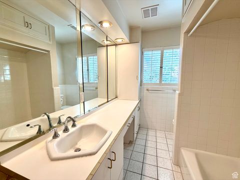 Tiny photo for 343 E 200 S, Kaysville, UT 84037 (MLS # 2119284)