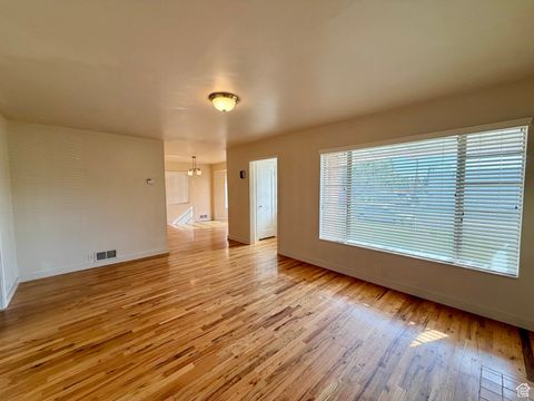 Tiny photo for 343 E 200 S, Kaysville, UT 84037 (MLS # 2119284)