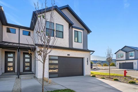 Photo of 6718 S VAUGHN LN E #21, Midvale, UT 84047 (MLS # 2131529)