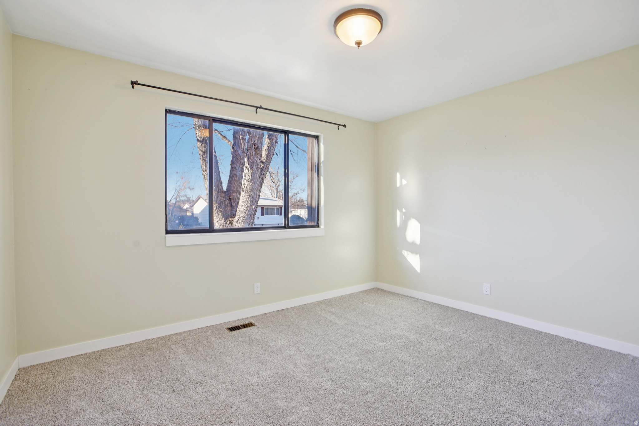 WHITE SAND - Residential