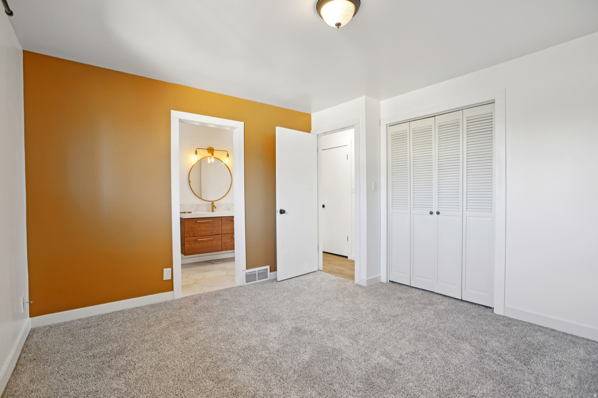 WHITE SAND - Residential