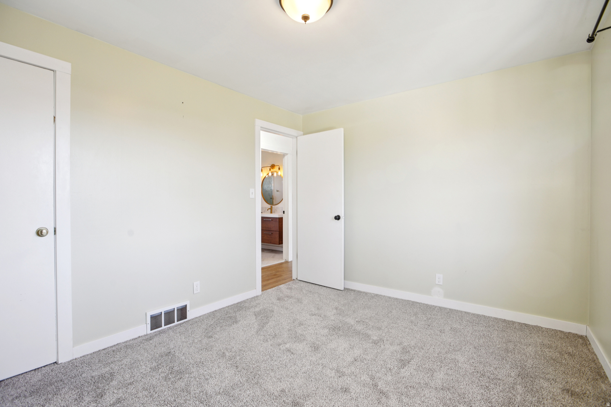 WHITE SAND - Residential