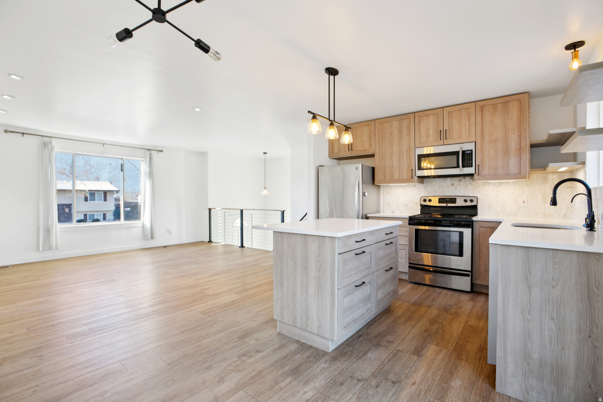 WHITE SAND - Residential