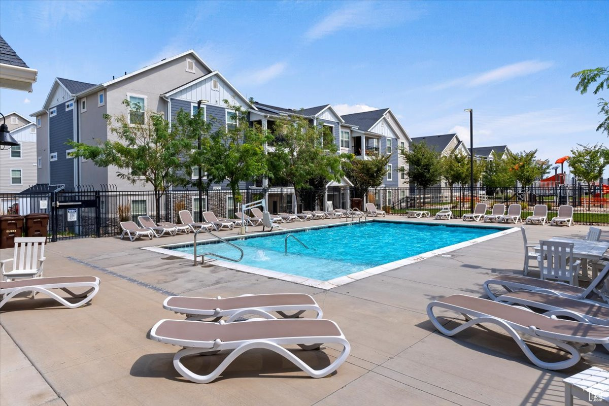 SADDLEBROOK - Residential