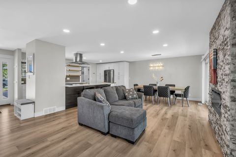 Tiny photo for 1893 E LINCOLN LN, Holladay, UT 84124 (MLS # 2150090)