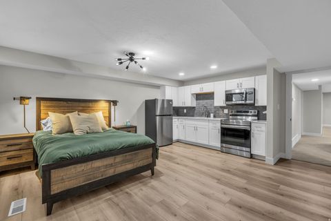 Tiny photo for 1893 E LINCOLN LN, Holladay, UT 84124 (MLS # 2150090)