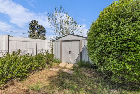 Tiny photo for 1893 E LINCOLN LN, Holladay, UT 84124 (MLS # 2150090)