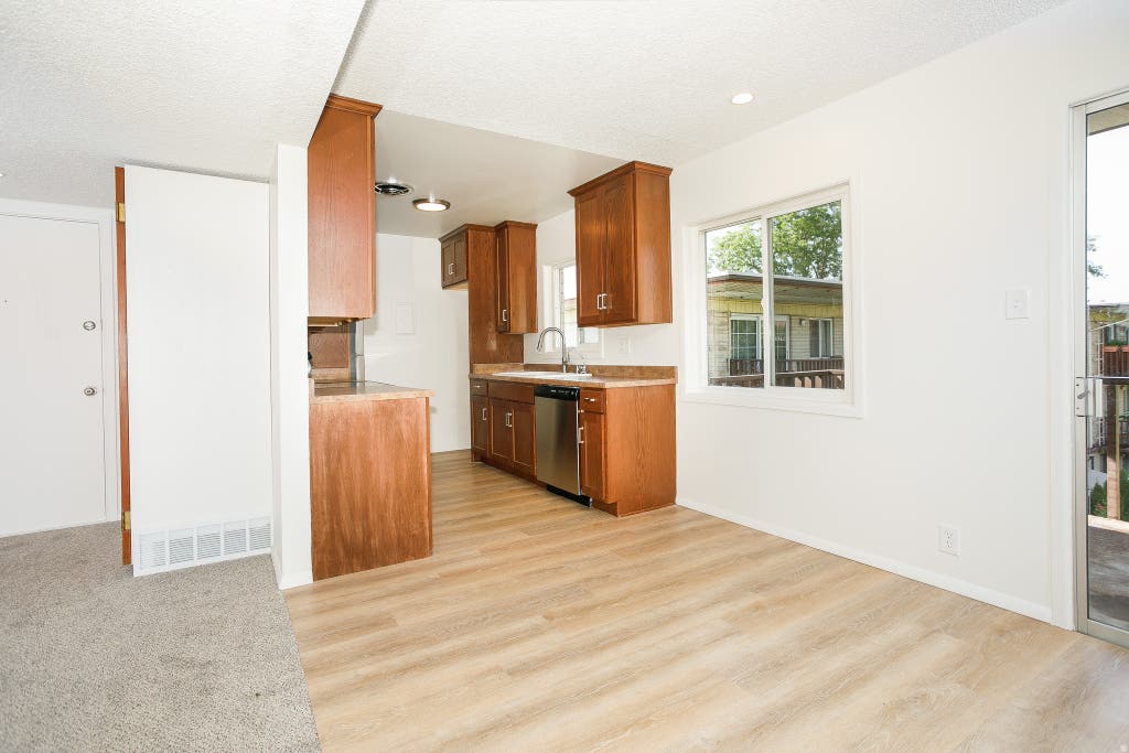 Photo of 616 N OAKLEY ST W #B307, Salt Lake City, UT 84116 (MLS # 2179269)