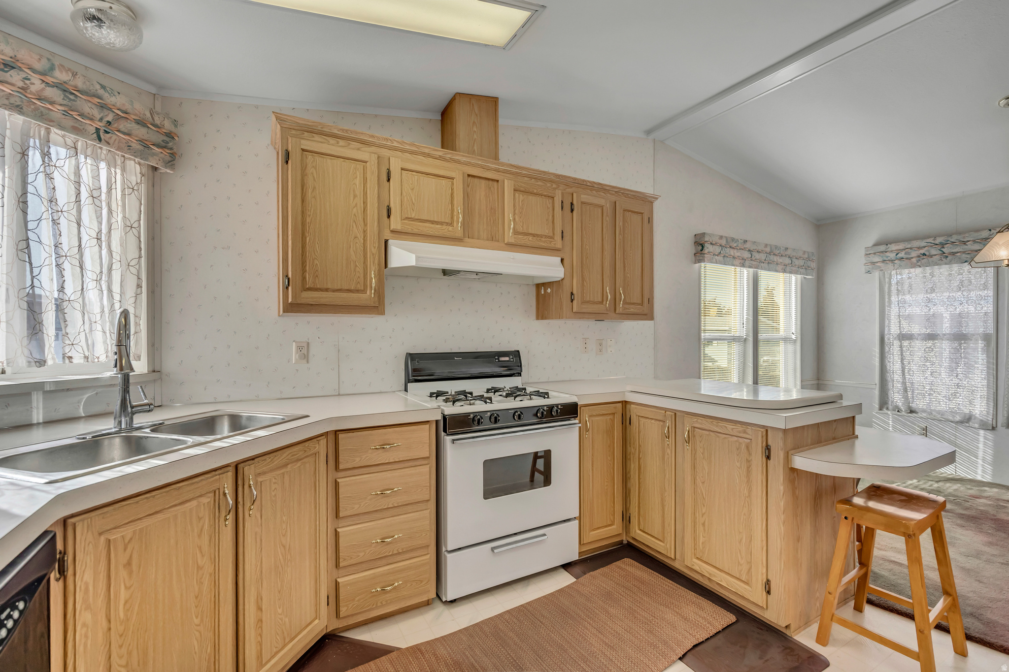 COUNTRY MEADOWS COMMUNITY - Residential