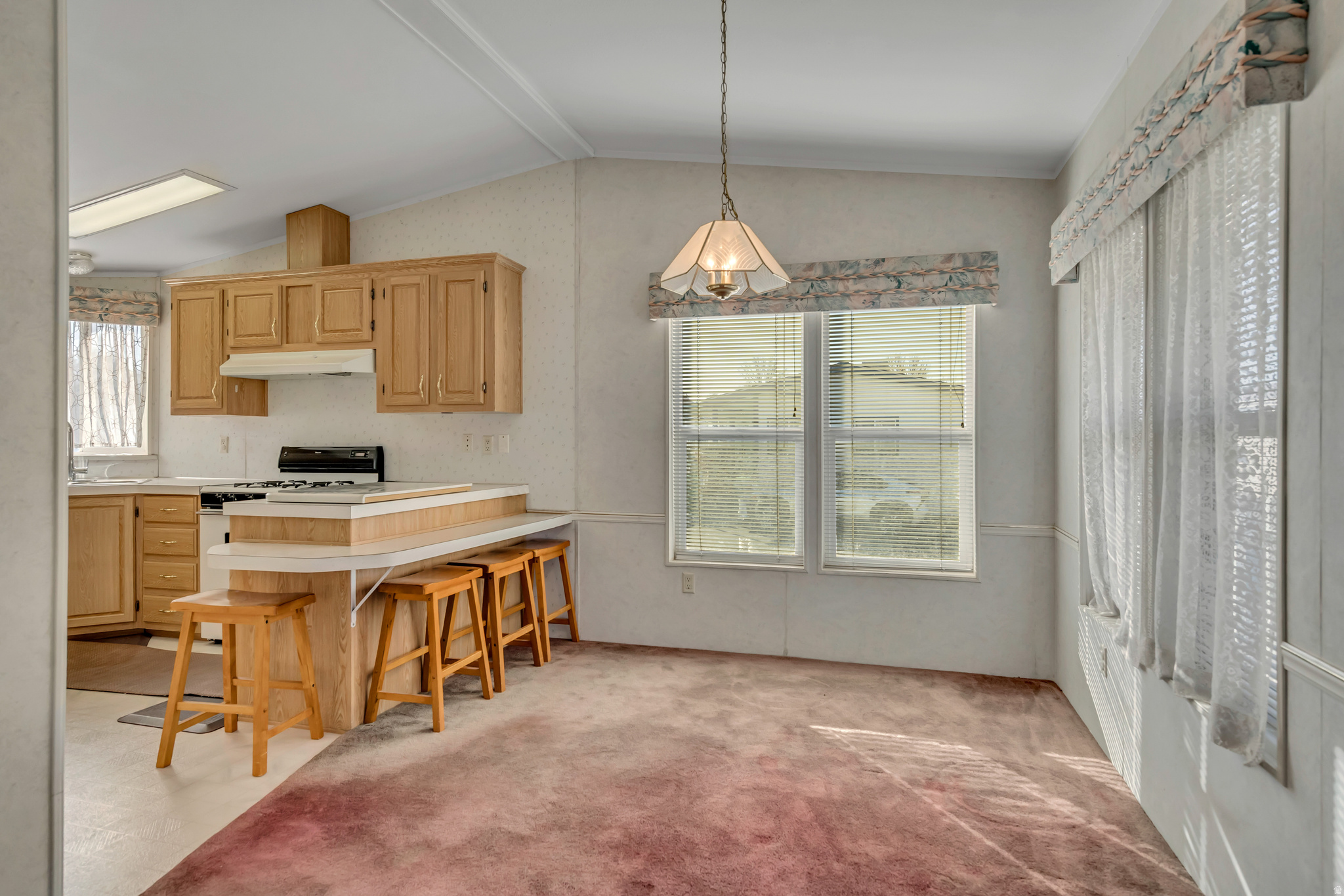 COUNTRY MEADOWS COMMUNITY - Residential