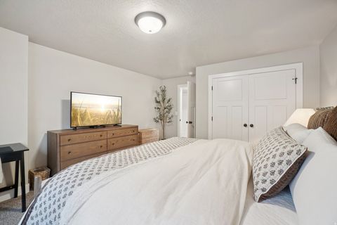 Tiny photo for 378 N THURSTON LN, Layton, UT 84040 (MLS # 2125175)